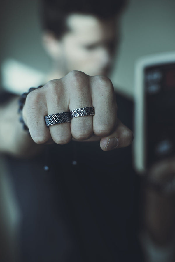 How to Wear Men's Rings With Style